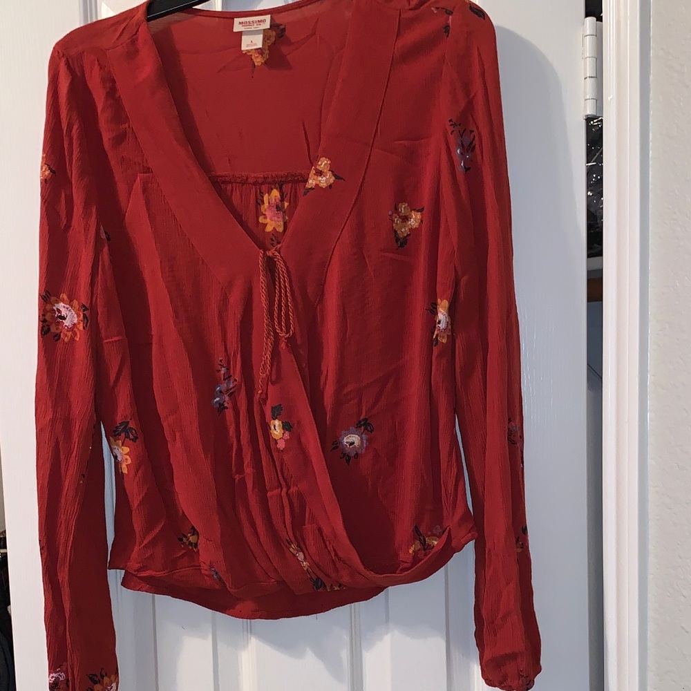 Mossimo Supply Co. Red Floral Long-Sleeve Blouse